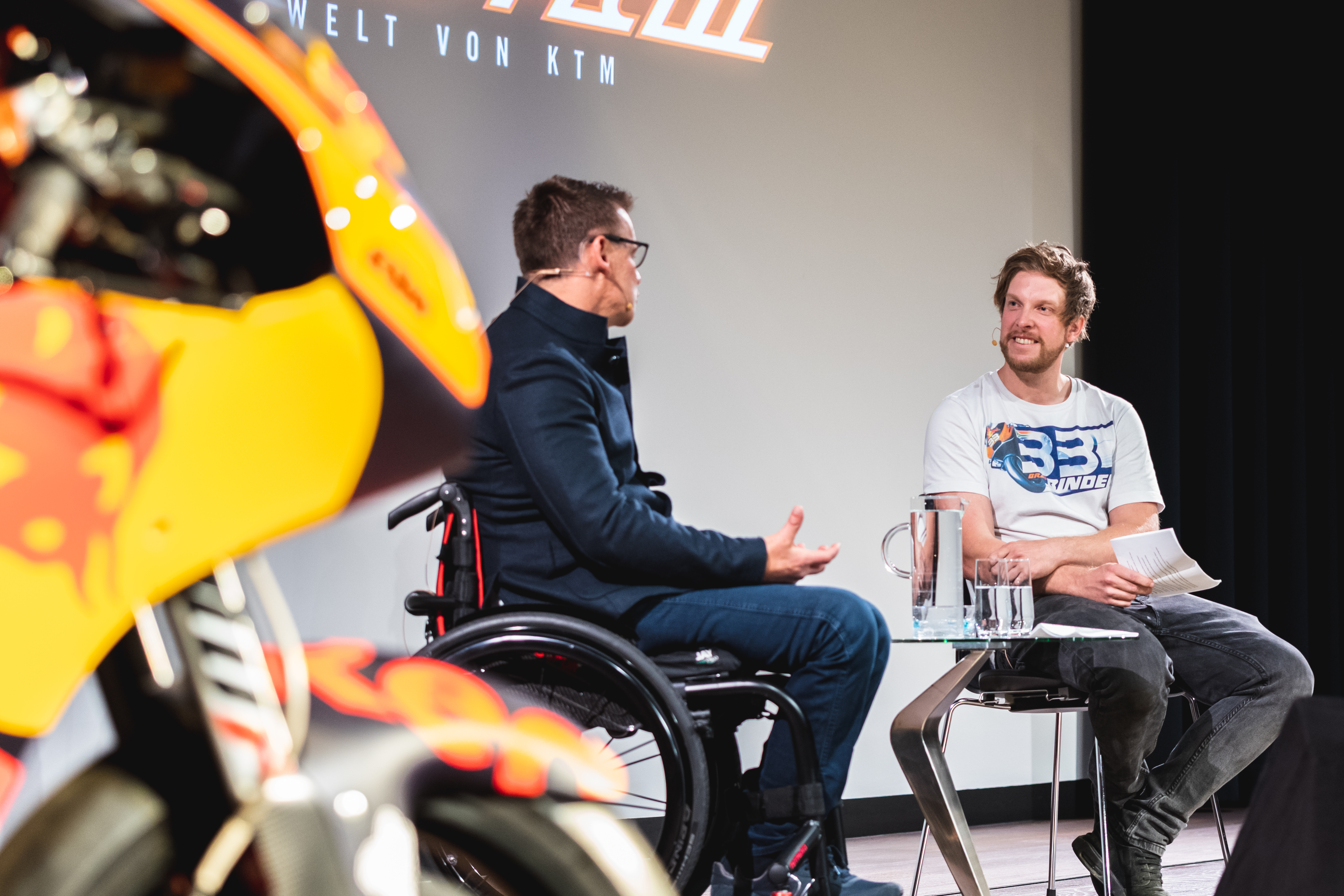 You are currently viewing 09. Oktober 2020 ORF Museumszeit Talk mit KTM Motorsportdirektor Pit Beirer KTM Motohall Mattighofen Österreich